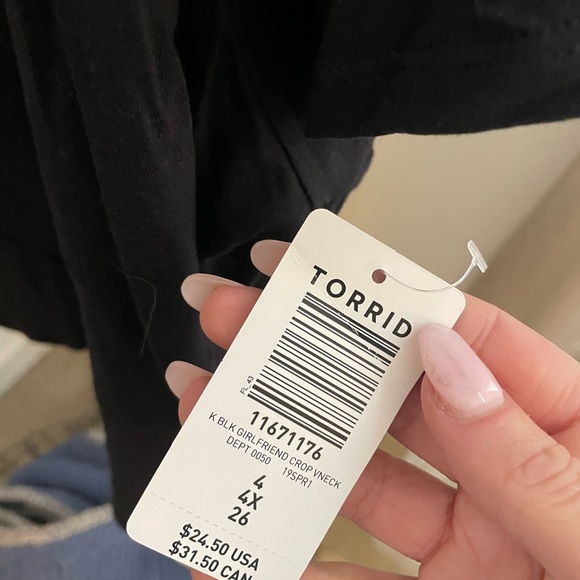NWT Torrid v neck cropped tee size 4 - Picture 2 of 4